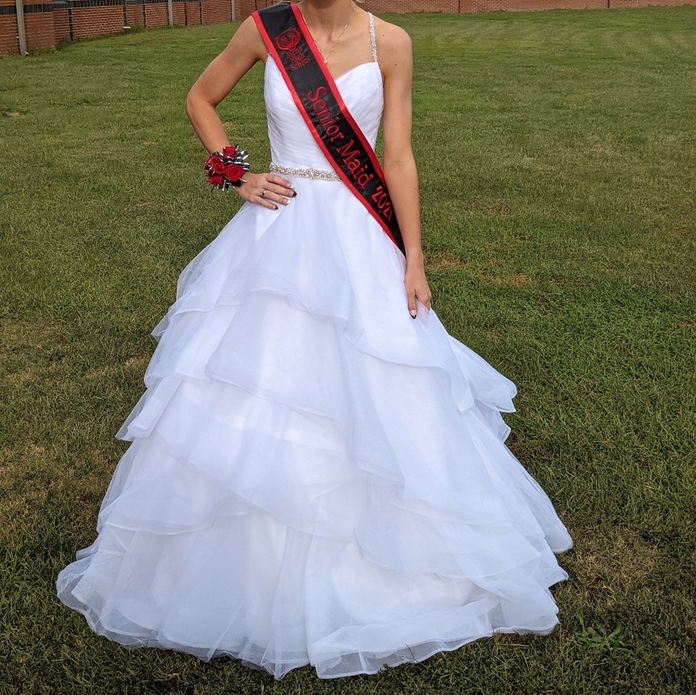 Wedding/prom/homecoming dress